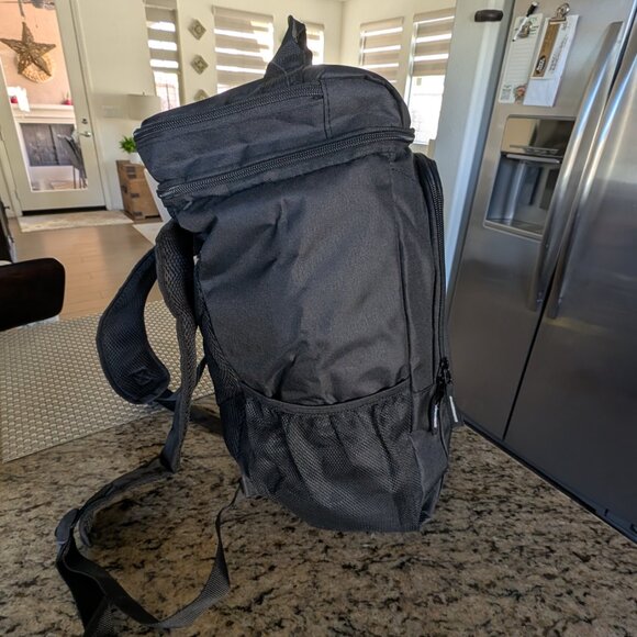 AAA Insulated Backpack - New - Picture 3 of 7